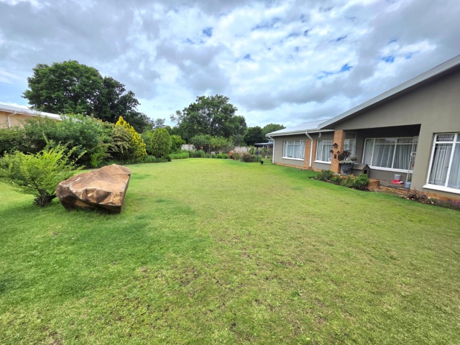 To Let 4 Bedroom Property for Rent in Hospitaalheuwel Free State